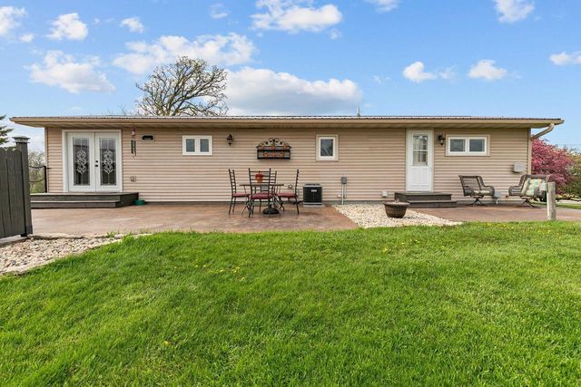 3290 QUARRY DRIVE, Omro, WI 54963