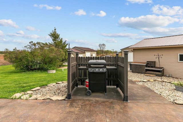 3290 QUARRY DRIVE, Omro, WI 54963