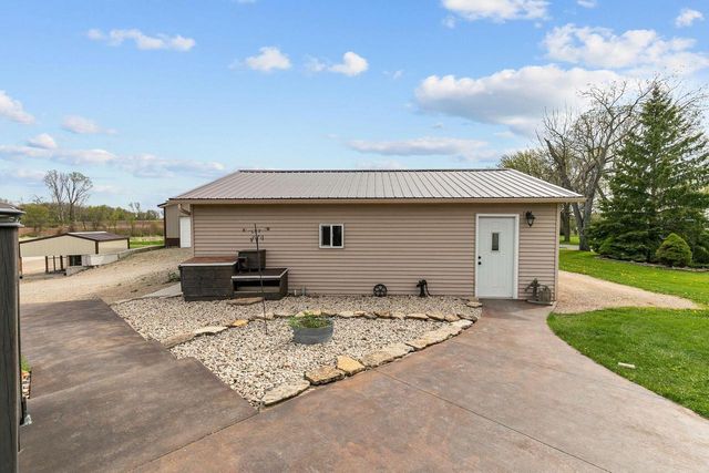 3290 QUARRY DRIVE, Omro, WI 54963