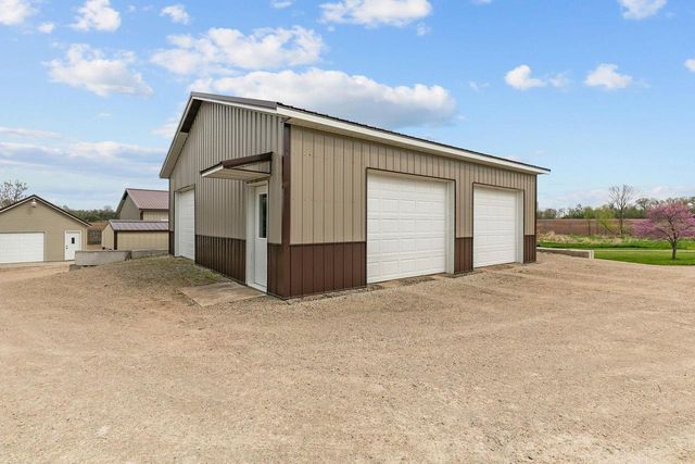 3290 QUARRY DRIVE, Omro, WI 54963