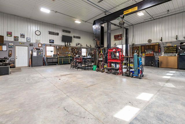 3290 QUARRY DRIVE, Omro, WI 54963