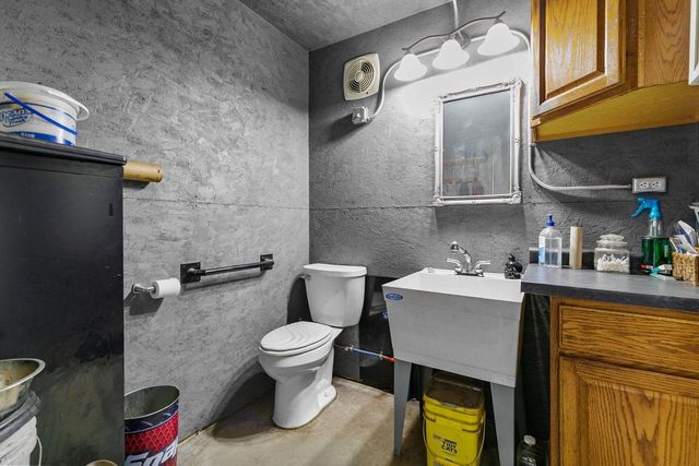 3290 QUARRY DRIVE, Omro, WI 54963