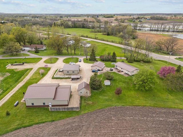 3290 QUARRY DRIVE, Omro, WI 54963