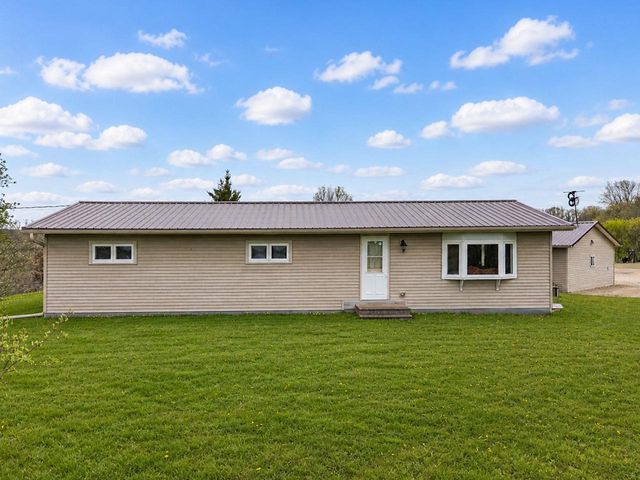 3290 QUARRY DRIVE, Omro, WI 54963