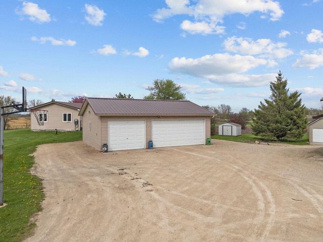 3290 QUARRY DRIVE, Omro, WI 54963
