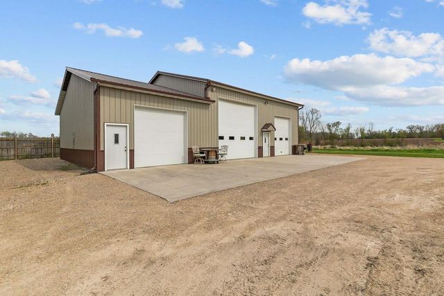 3290 QUARRY DRIVE, Omro, WI 54963