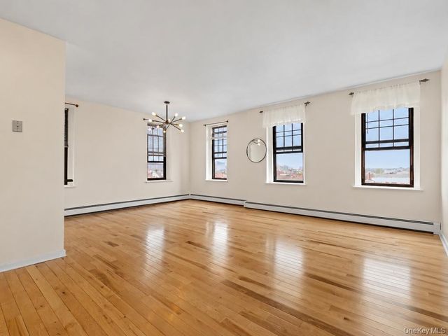 310 Riverside Boulevard 5F, Long Beach, NY 11561
