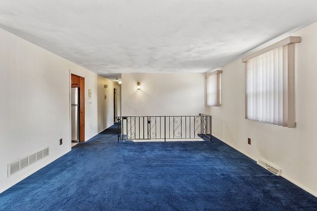 4 Whipple Rd, Peabody, MA 01960