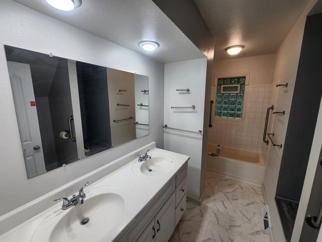 402 Lord Street, Edgerton, WI 53534