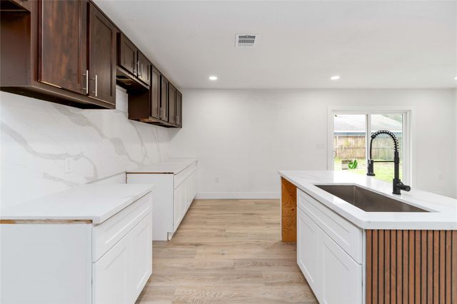 9226 Grady Street, Houston, TX 77016