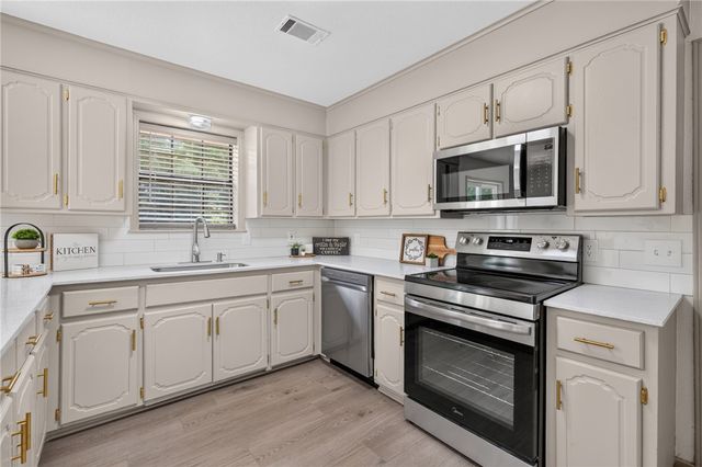 1304 Kingswood Street, Alma, AR 72921