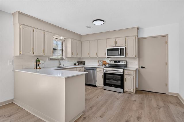 1304 Kingswood Street, Alma, AR 72921