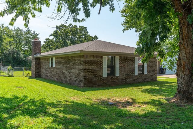 1304 Kingswood Street, Alma, AR 72921