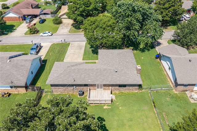 1304 Kingswood Street, Alma, AR 72921