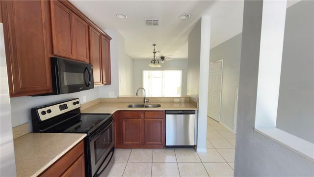 8519 TRAIL WIND DRIVE, Tampa, FL 33647