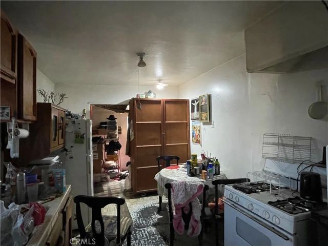 7500 Crockett, Los Angeles, CA 90001