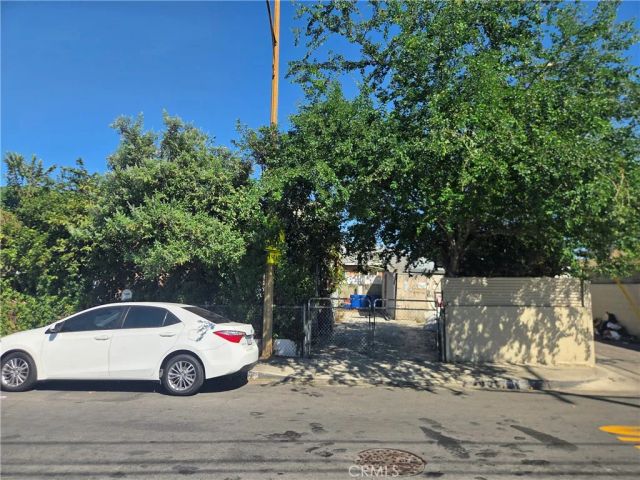 7500 Crockett, Los Angeles, CA 90001