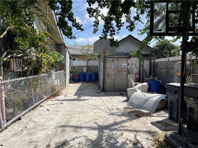 7500 Crockett, Los Angeles, CA 90001