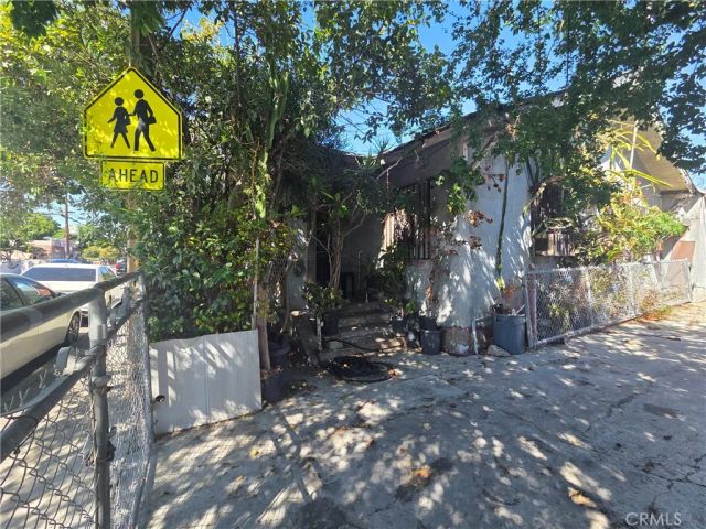 7500 Crockett, Los Angeles, CA 90001