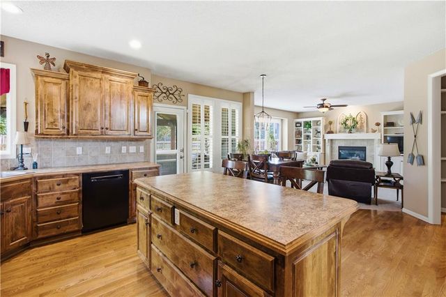 5537 Aminda Street, Shawnee, KS 66226