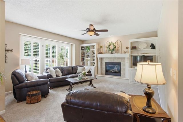 5537 Aminda Street, Shawnee, KS 66226