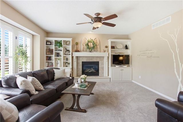 5537 Aminda Street, Shawnee, KS 66226