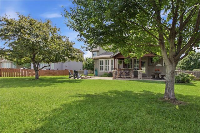 5537 Aminda Street, Shawnee, KS 66226