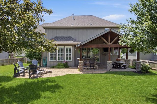5537 Aminda Street, Shawnee, KS 66226