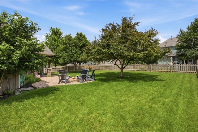 5537 Aminda Street, Shawnee, KS 66226