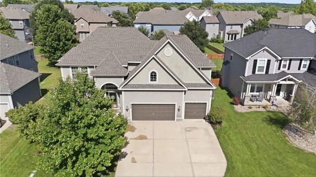 5537 Aminda Street, Shawnee, KS 66226