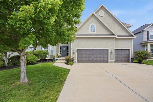 5537 Aminda Street, Shawnee, KS 66226