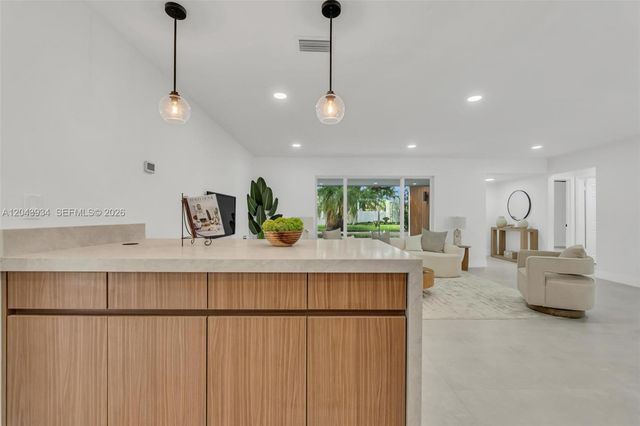 8970 SW 53rd St, Cooper City, FL 33328
