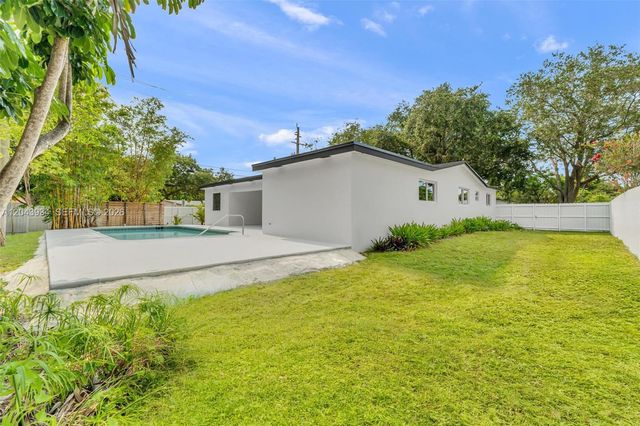 8970 SW 53rd St, Cooper City, FL 33328