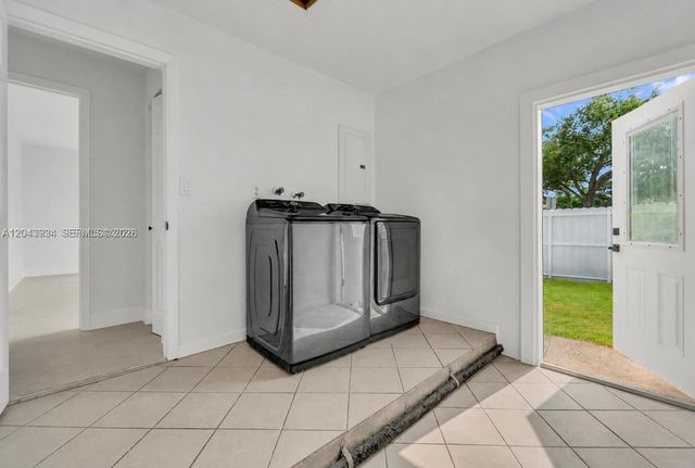 8970 SW 53rd St, Cooper City, FL 33328