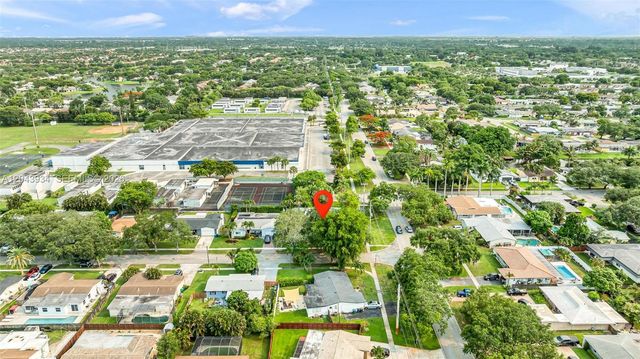8970 SW 53rd St, Cooper City, FL 33328