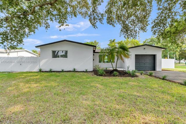 8970 SW 53rd St, Cooper City, FL 33328