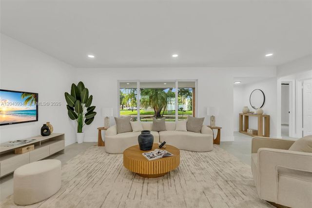 8970 SW 53rd St, Cooper City, FL 33328