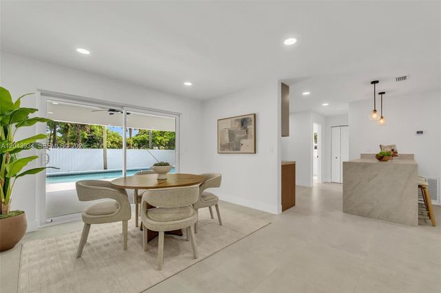 8970 SW 53rd St, Cooper City, FL 33328