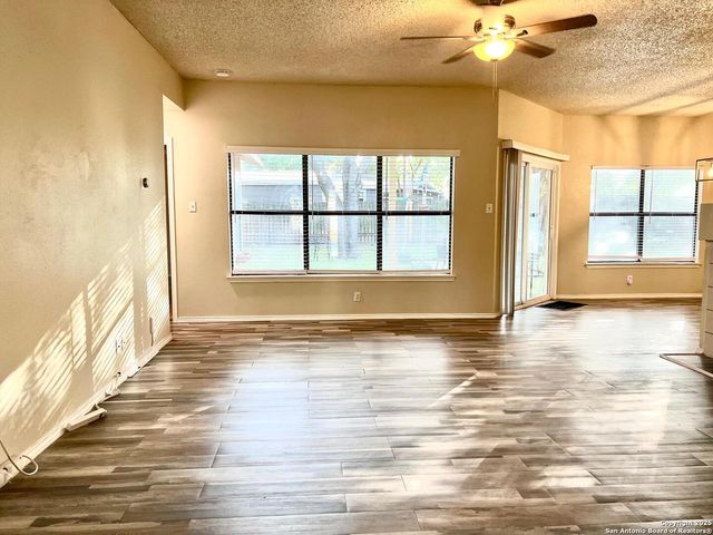 207 Canoga Park, San Antonio, TX 78245