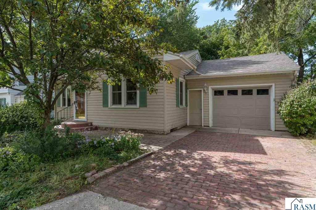 210 Viola Street, Mankato, MN 56001