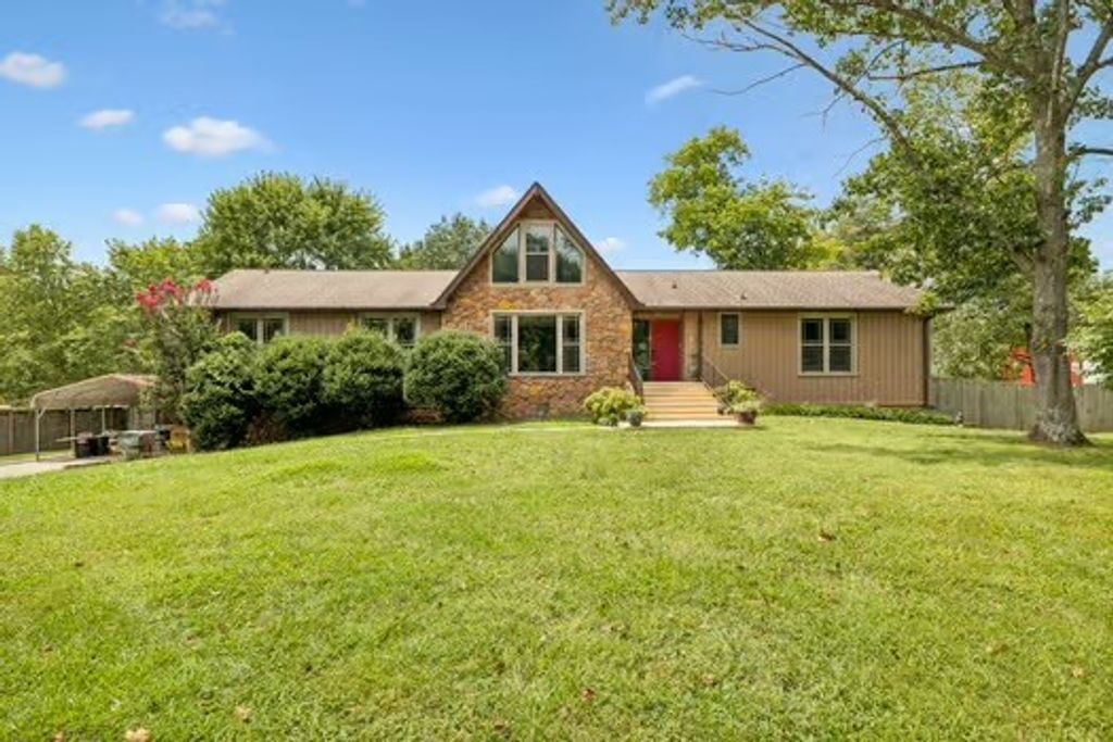 5904 S New Hope Rd, Hermitage, TN 37076
