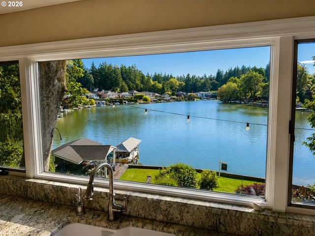 16755 GRAEF Cir, Lake Oswego, OR 97035