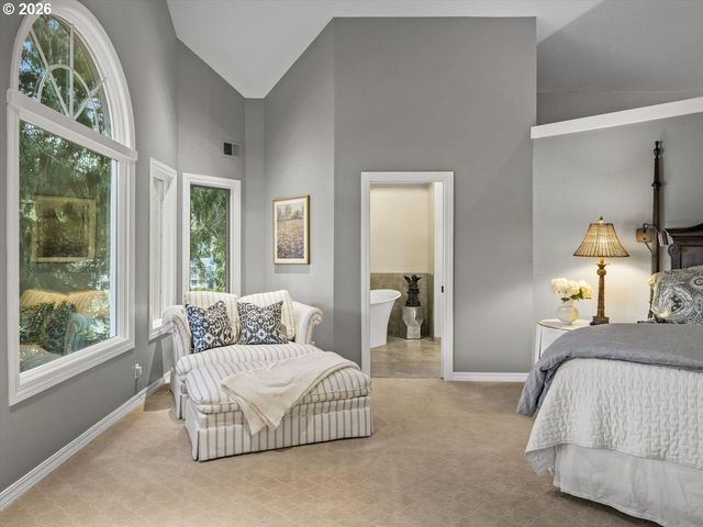 16755 GRAEF Cir, Lake Oswego, OR 97035