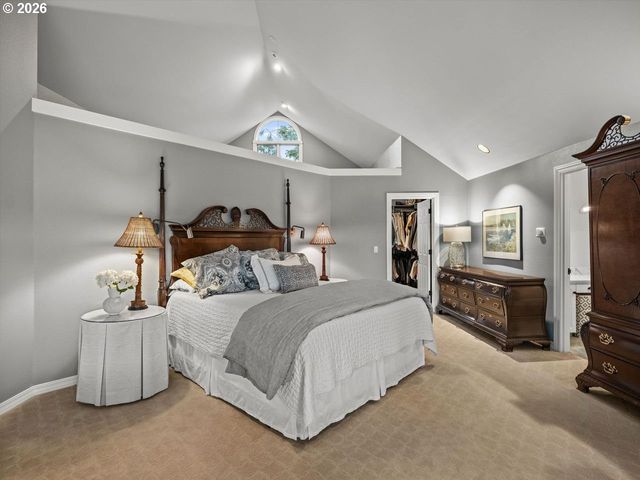 16755 GRAEF Cir, Lake Oswego, OR 97035