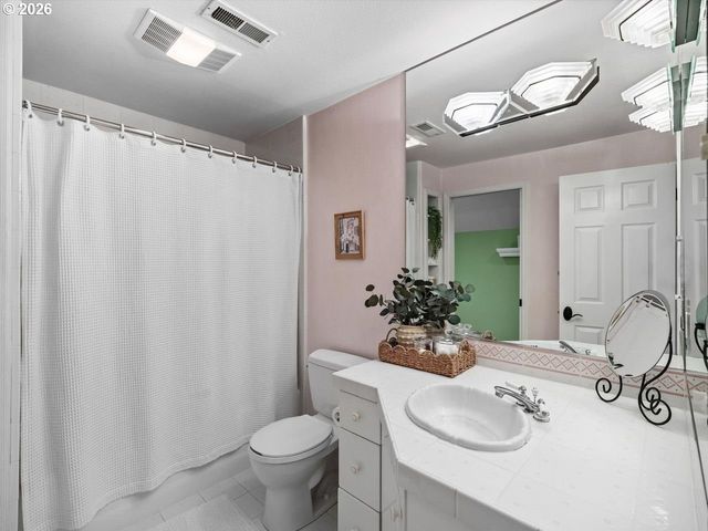 16755 GRAEF Cir, Lake Oswego, OR 97035