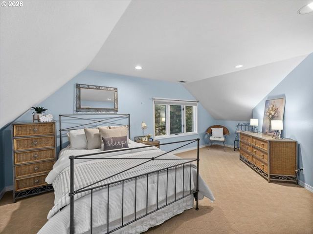 16755 GRAEF Cir, Lake Oswego, OR 97035