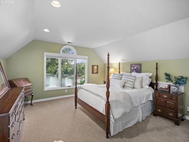 16755 GRAEF Cir, Lake Oswego, OR 97035