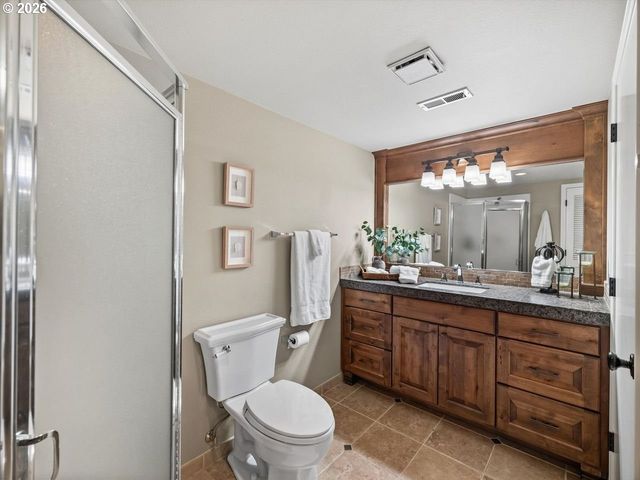 16755 GRAEF Cir, Lake Oswego, OR 97035