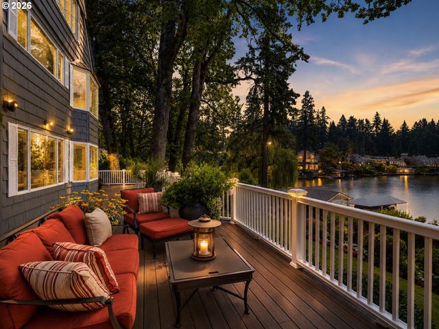 16755 GRAEF Cir, Lake Oswego, OR 97035