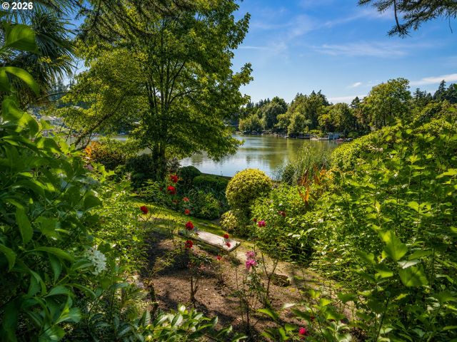 16755 GRAEF Cir, Lake Oswego, OR 97035